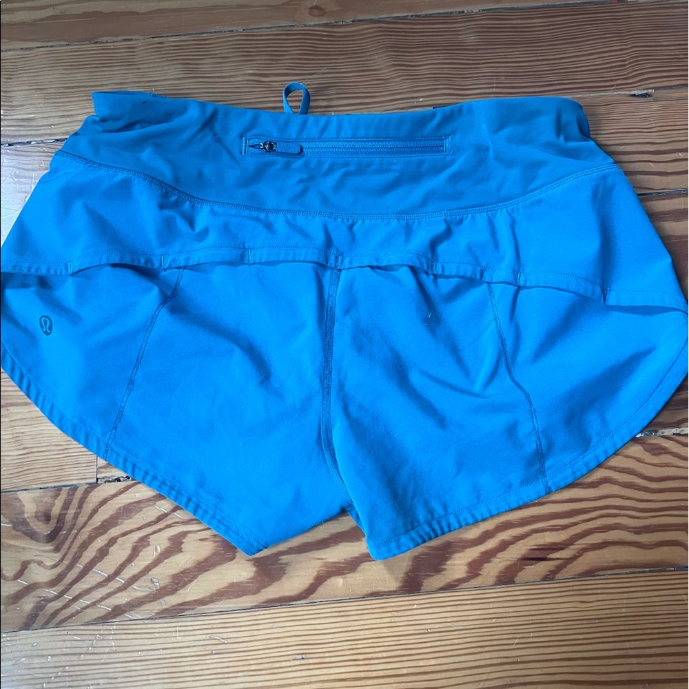 lululemon speed up size 4 2.5 inch
